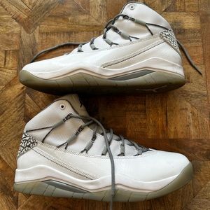 Jordan Sneakers Prime Flight Premium WHITE/COOL GREY-WOLF GREY Size 8.5